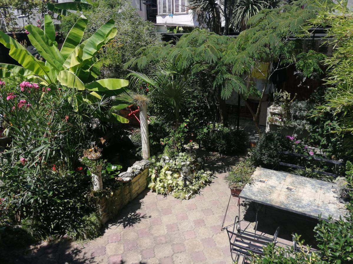 Magnoliia Hotel Soechoemi Buitenkant foto