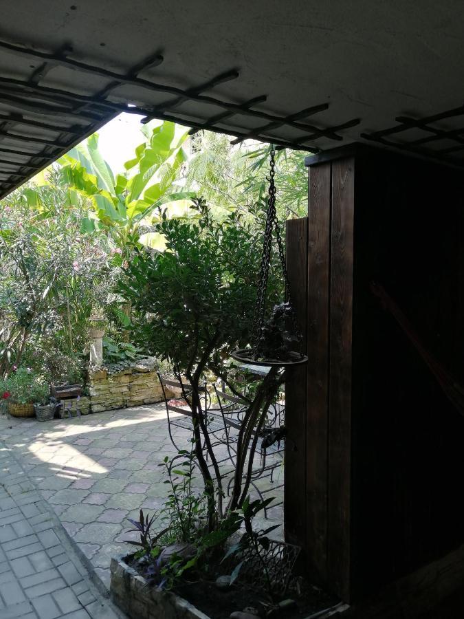 Magnoliia Hotel Soechoemi Buitenkant foto