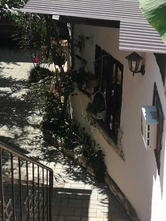 Magnoliia Hotel Soechoemi Buitenkant foto